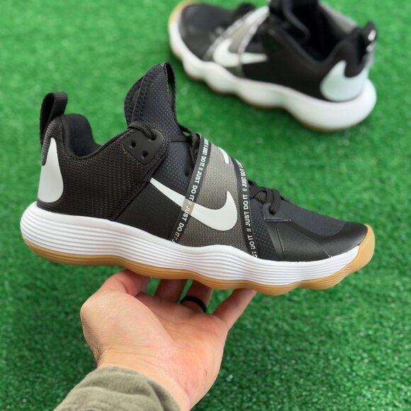 Nike React Hyperset Low Mens Volleyball Shoes Black CI2955-010 VNDS Sz 8.5 - Picture 1 of 7